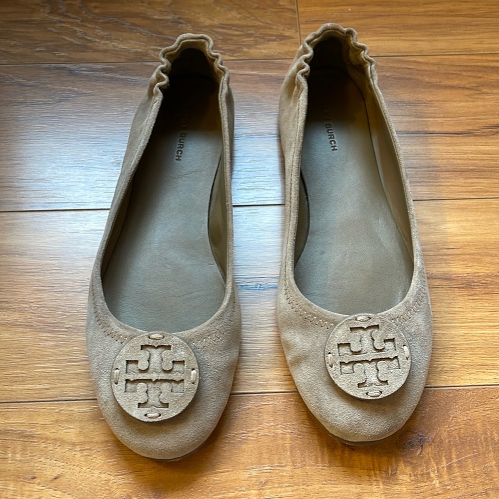 Tory Burch Minnie Travel Ballet Flat w/Leather Logo, Suede Rocky Pebble Size 8.5